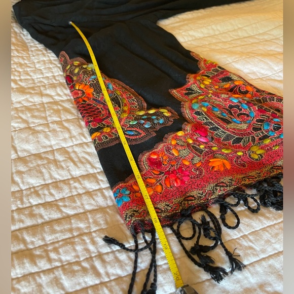 Black multi colored boho style tunic top - Picture 3 of 7